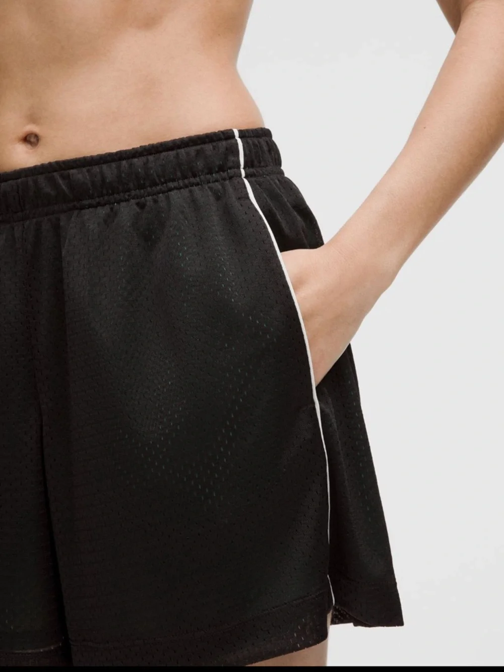 NWT-Lululemon Double-Layered Mesh Mid-Rise Shorts-5” Inseam-Womens Sz XL - Picture 5 of 12